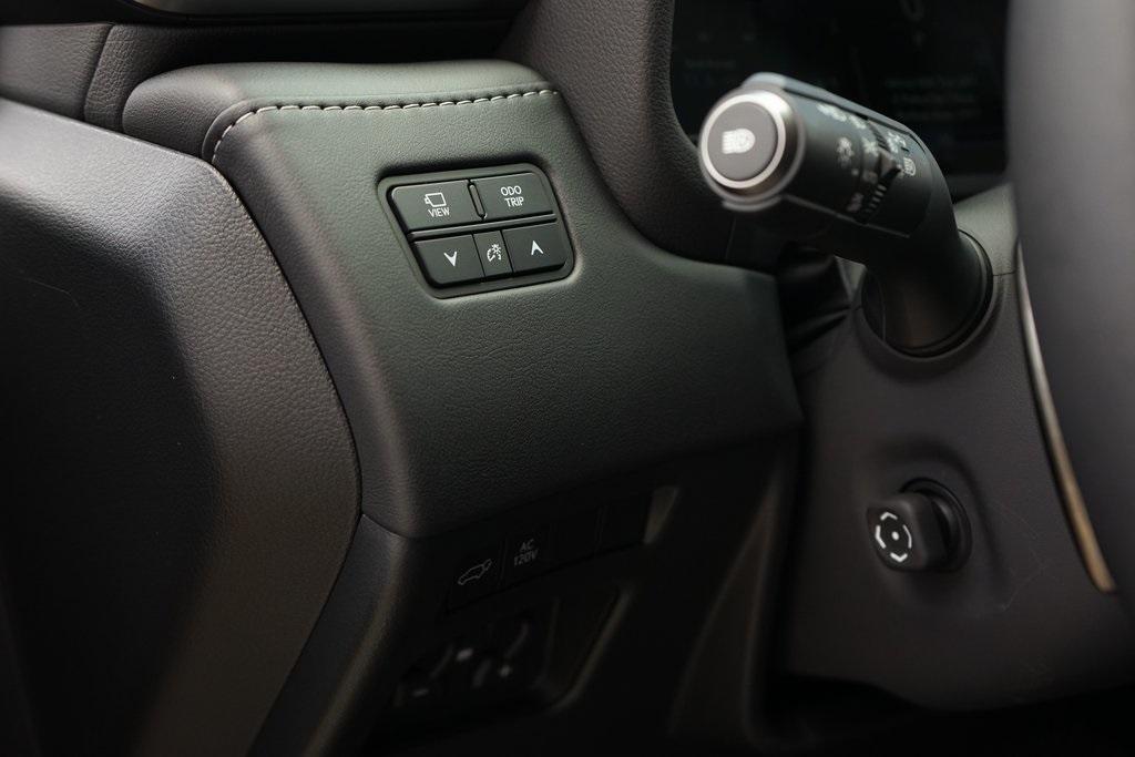 2025 Lexus LX 700H
