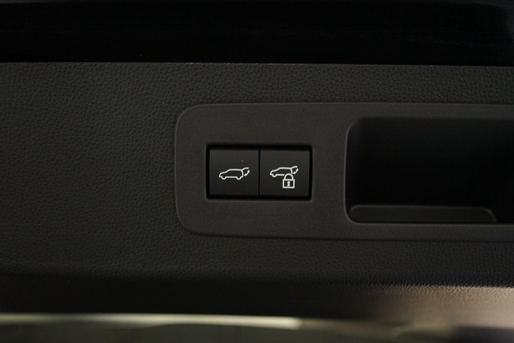 2025 Lexus LX 700H