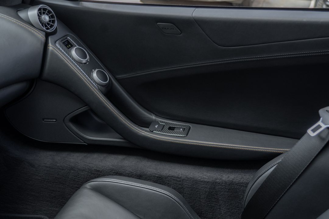 2012 McLaren MP4-12C