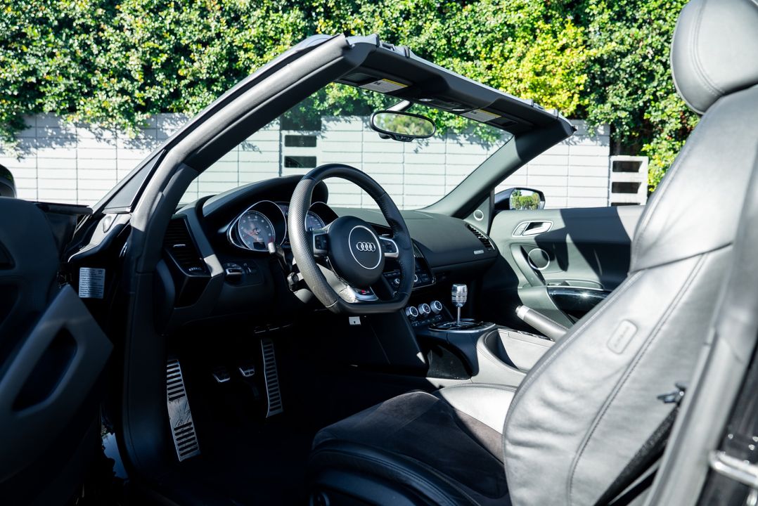 2014 Audi R8 (Gated Manual)