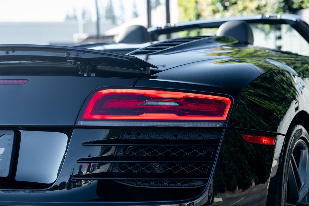 2014 Audi R8 (Gated Manual)