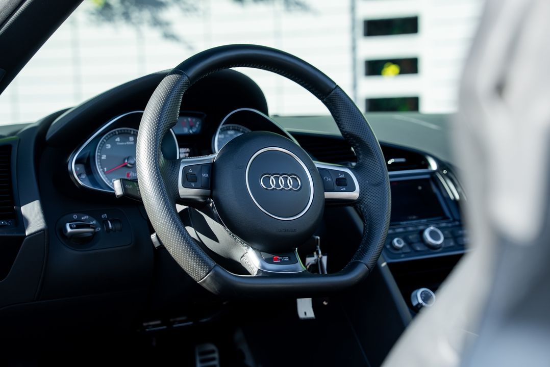 2014 Audi R8 (Gated Manual)