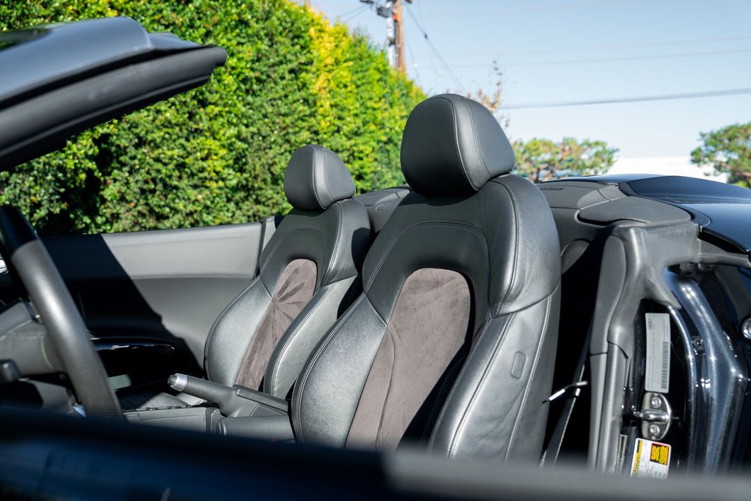 2014 Audi R8 (Gated Manual)