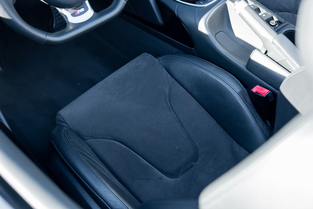 2014 Audi R8 (Gated Manual)