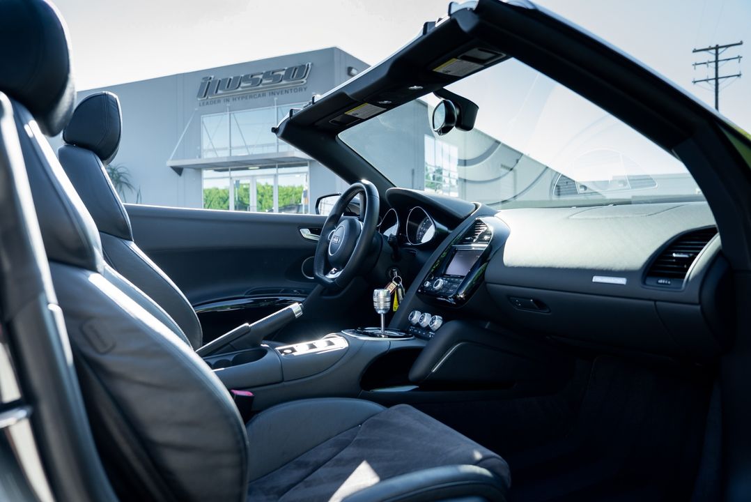 2014 Audi R8 (Gated Manual)