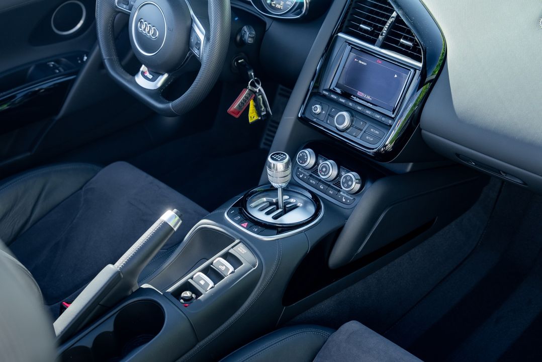 2014 Audi R8 (Gated Manual)