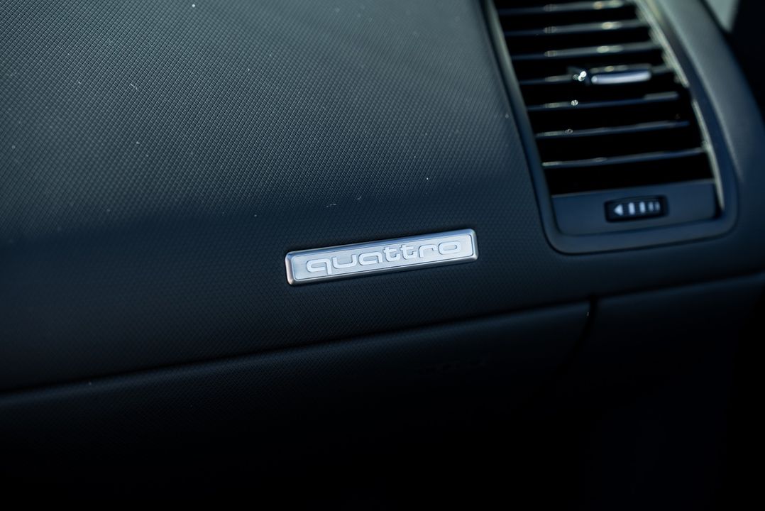 2014 Audi R8 (Gated Manual)