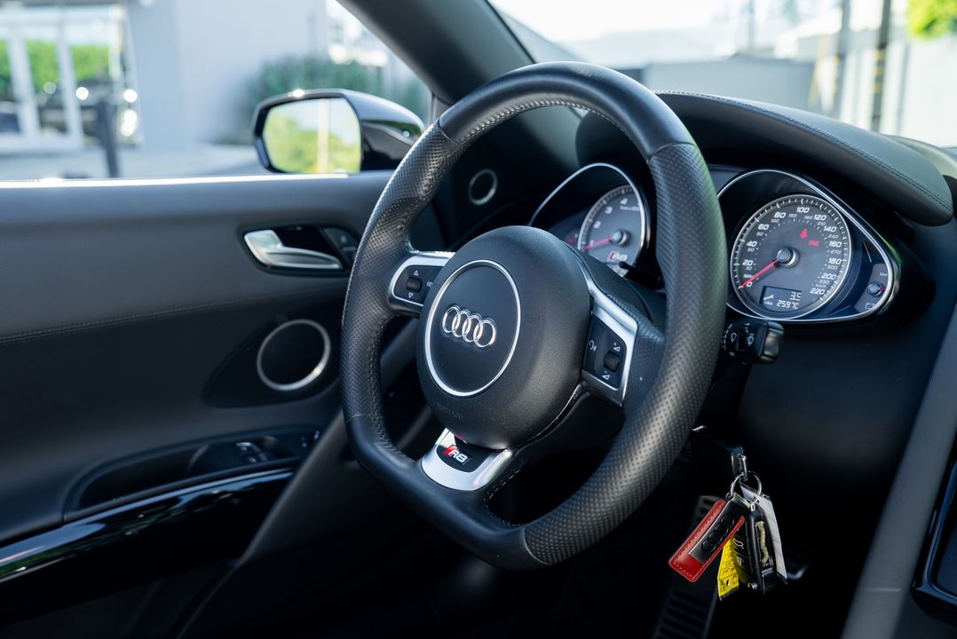 2014 Audi R8 (Gated Manual)