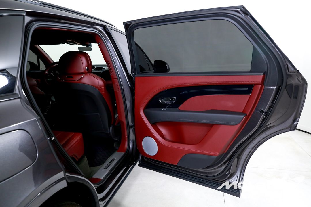 2023 Bentley Bentayga EWB