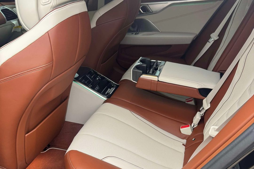 2025 BMW 8 Series