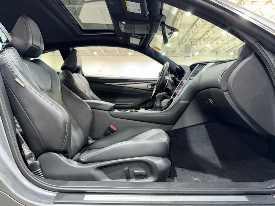 2017 INFINITI Q60