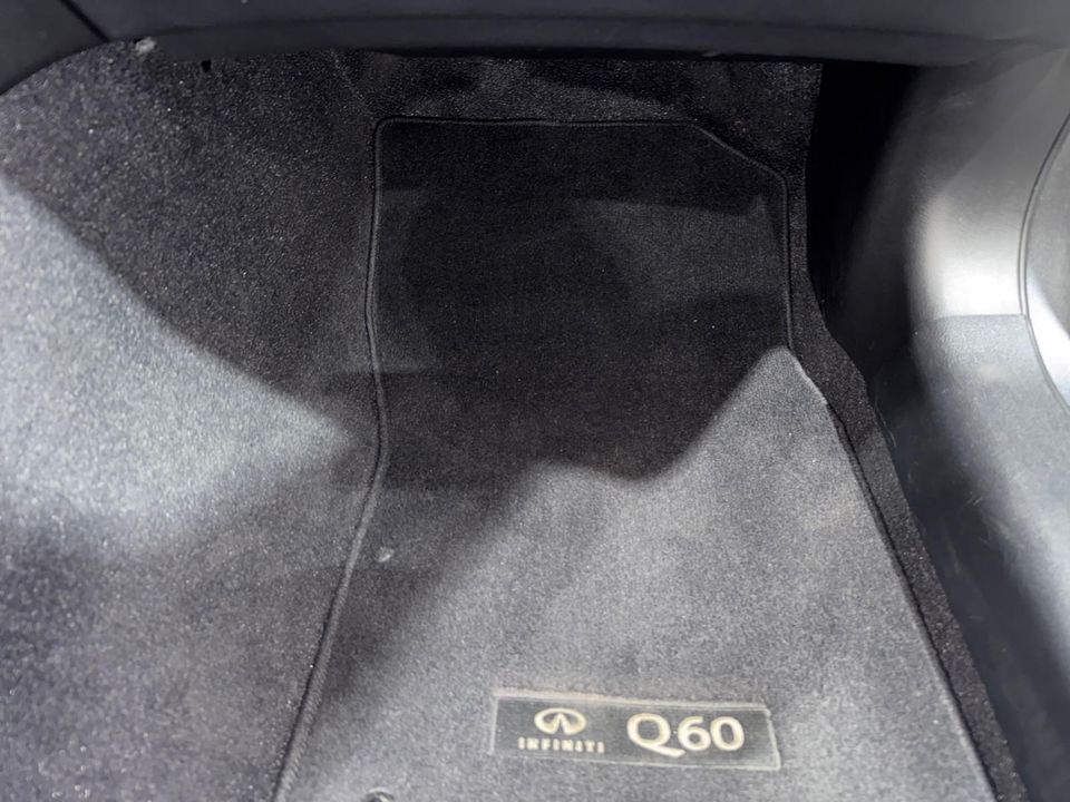 2017 INFINITI Q60