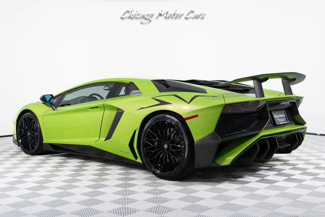 2016 Lamborghini Aventador SV