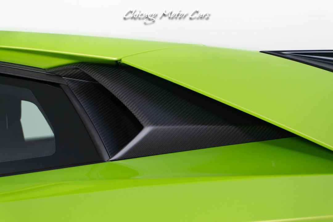 2016 Lamborghini Aventador SV