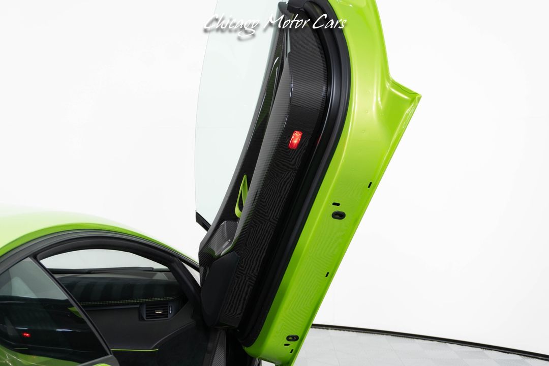 2016 Lamborghini Aventador SV