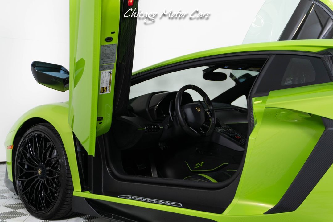 2016 Lamborghini Aventador SV