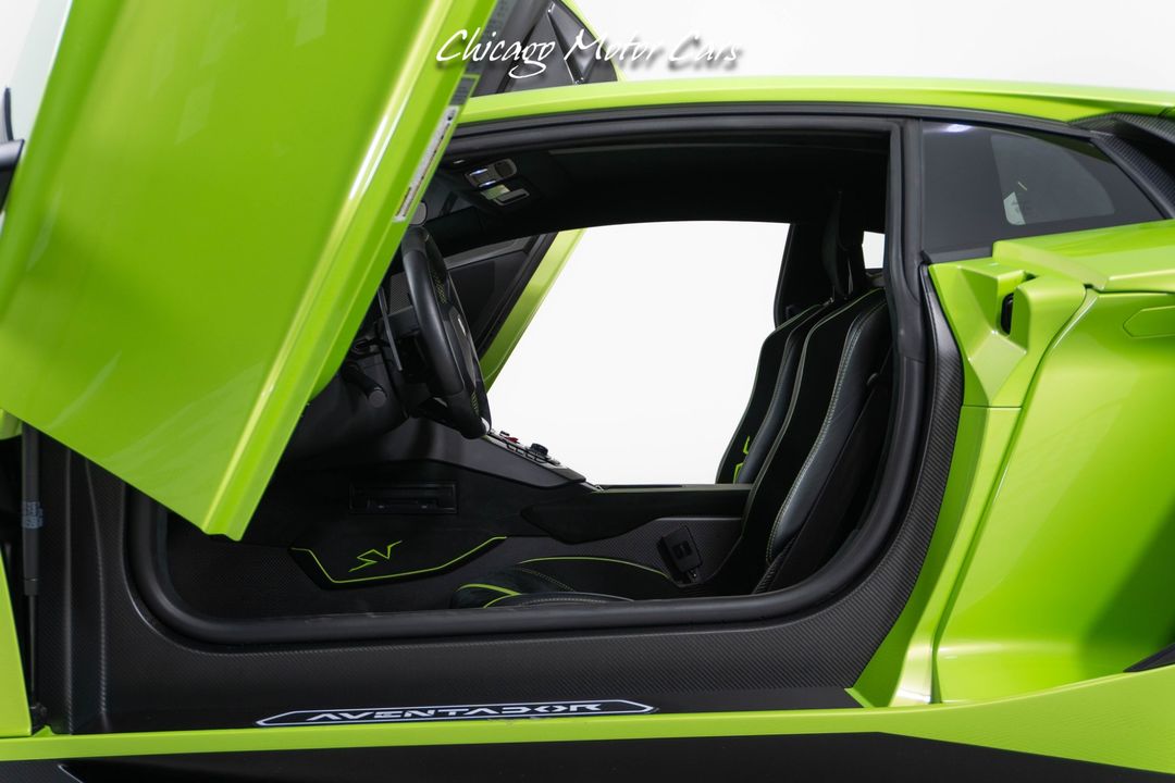 2016 Lamborghini Aventador SV