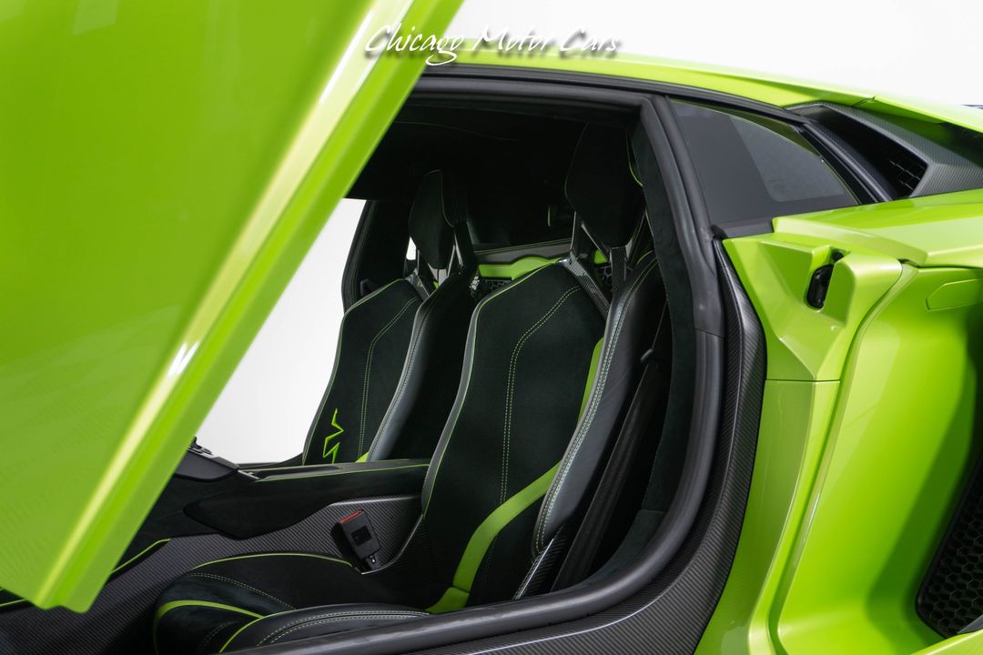 2016 Lamborghini Aventador SV