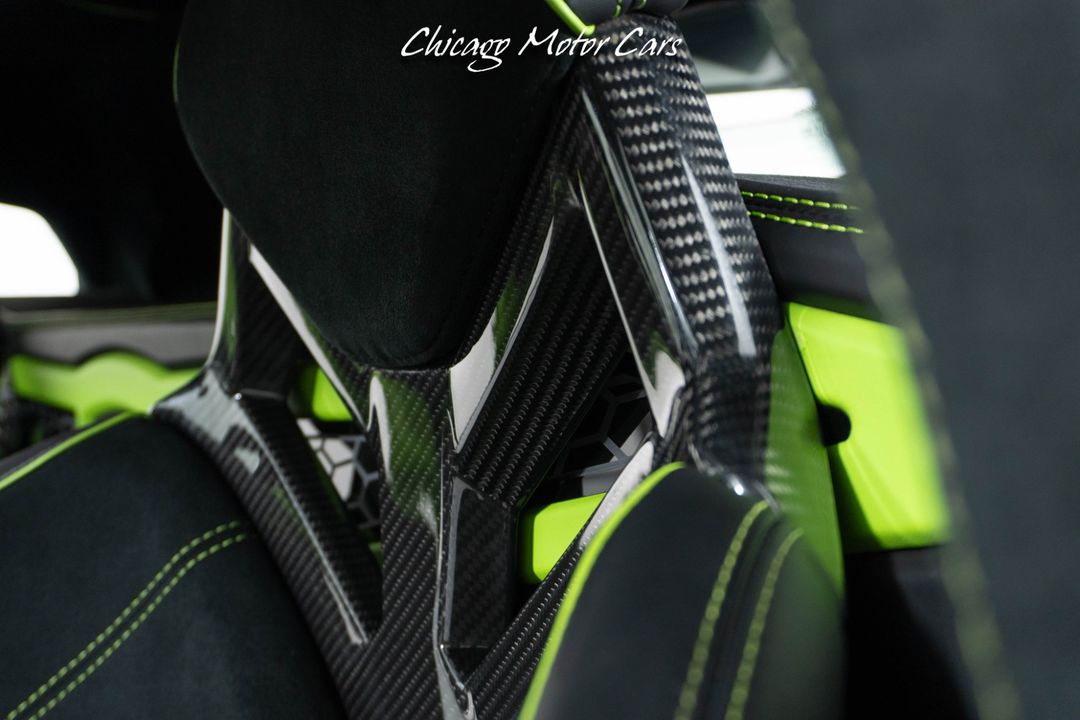 2016 Lamborghini Aventador SV