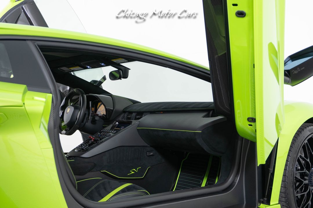 2016 Lamborghini Aventador SV