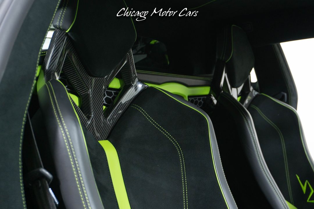 2016 Lamborghini Aventador SV