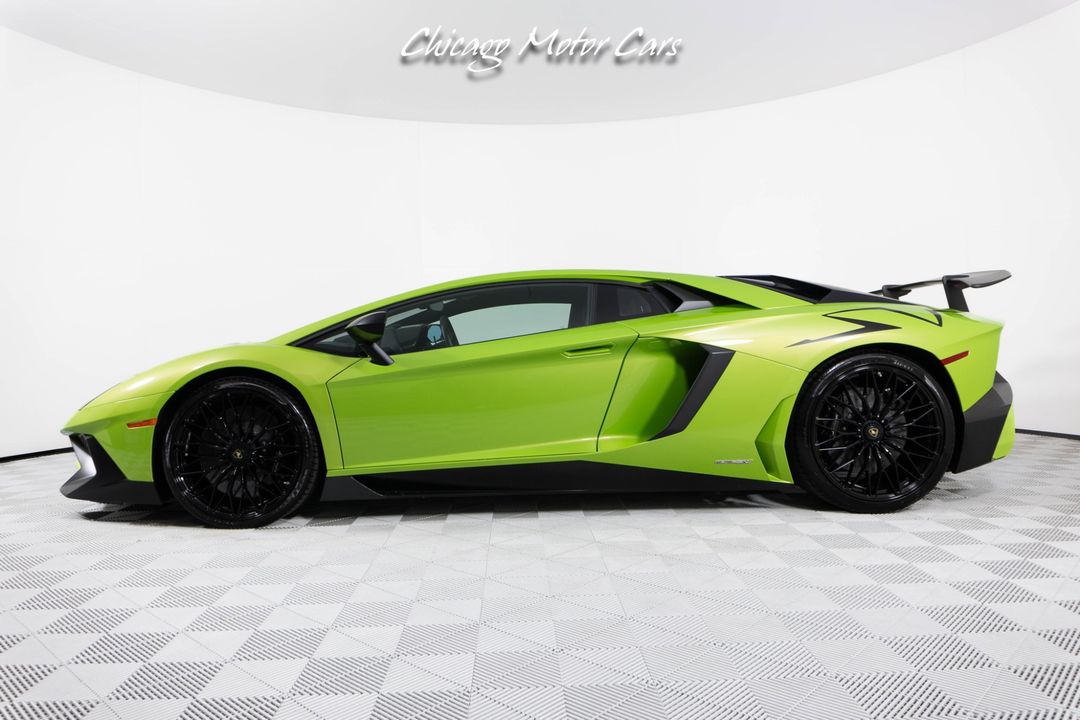 2016 Lamborghini Aventador SV