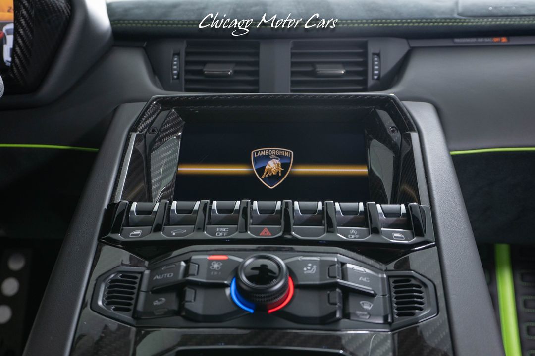 2016 Lamborghini Aventador SV