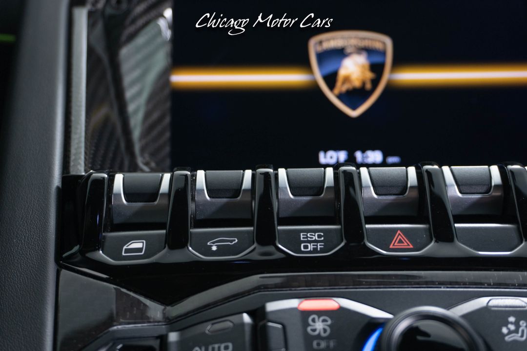 2016 Lamborghini Aventador SV