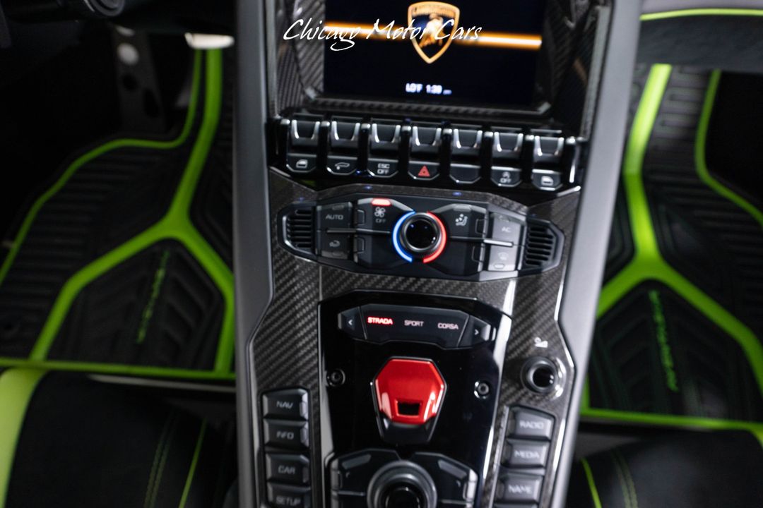 2016 Lamborghini Aventador SV