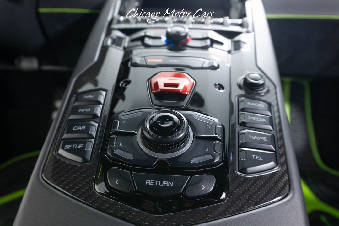 2016 Lamborghini Aventador SV