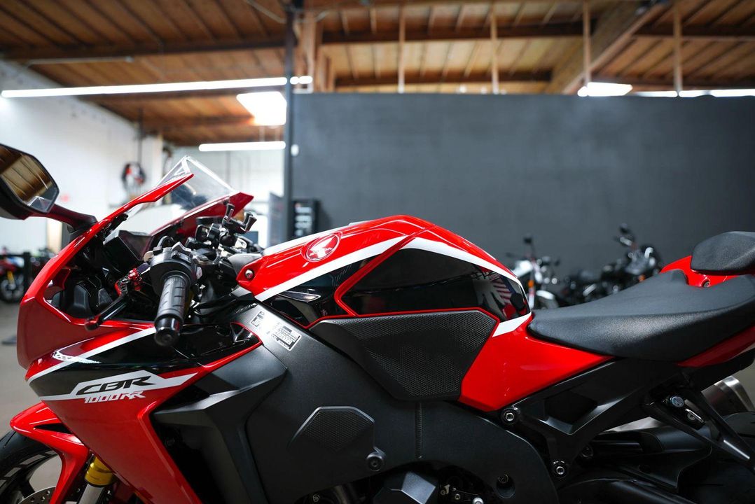 2017 Honda CBR1000RRH