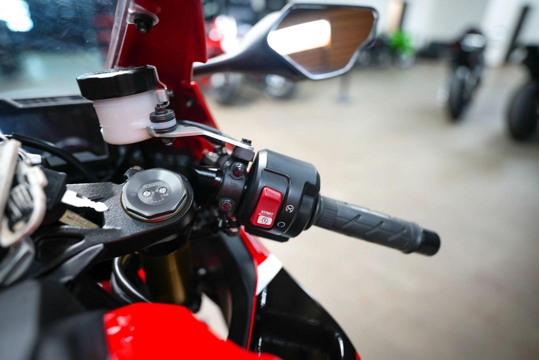 2017 Honda CBR1000RRH