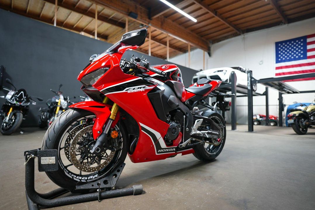 2017 Honda CBR1000RRH