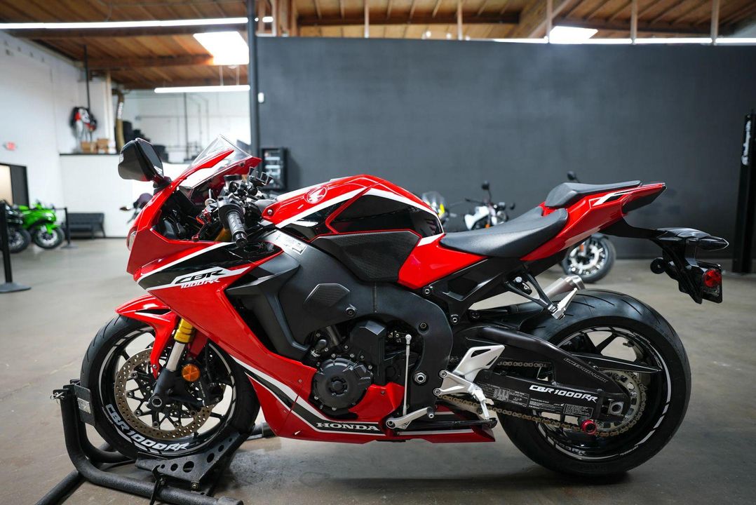 2017 Honda CBR1000RRH