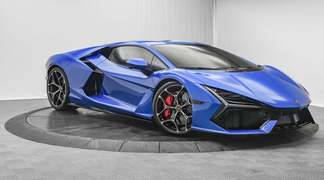 2024 Lamborghini Revuelto