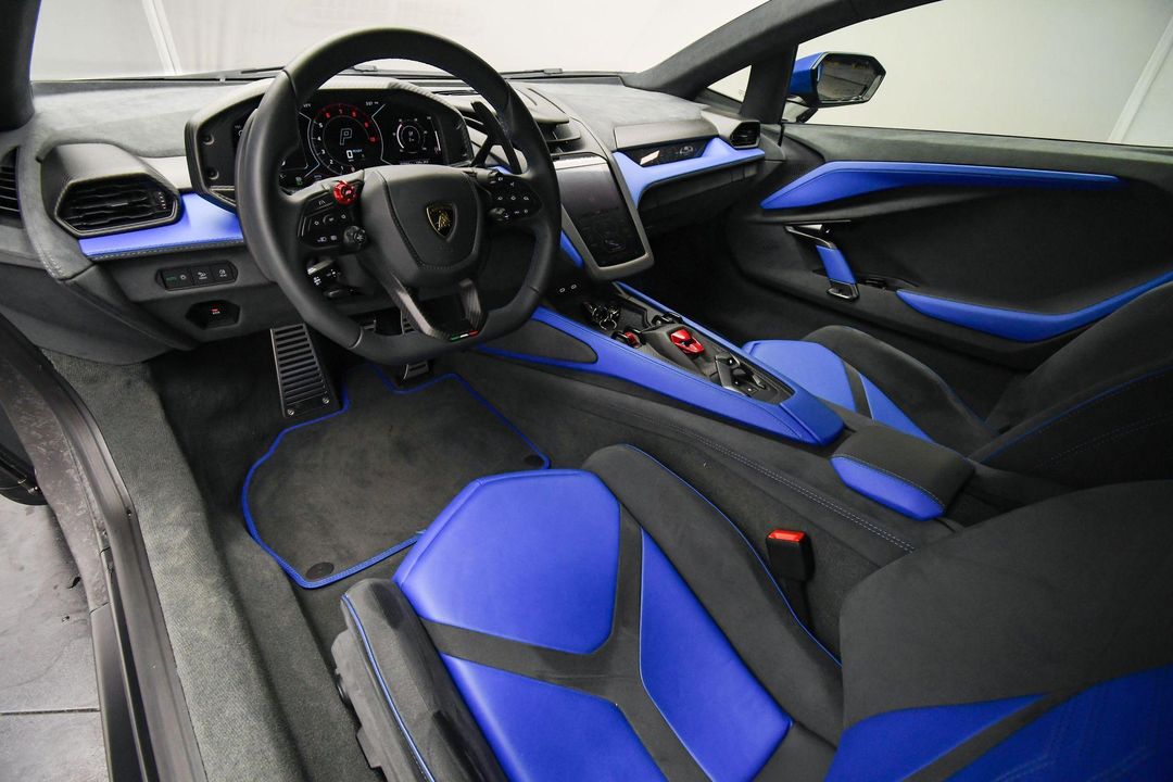 2024 Lamborghini Revuelto