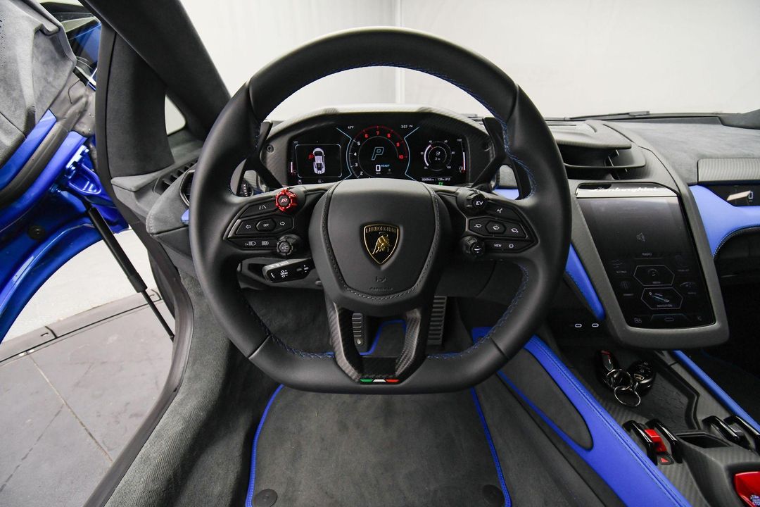 2024 Lamborghini Revuelto