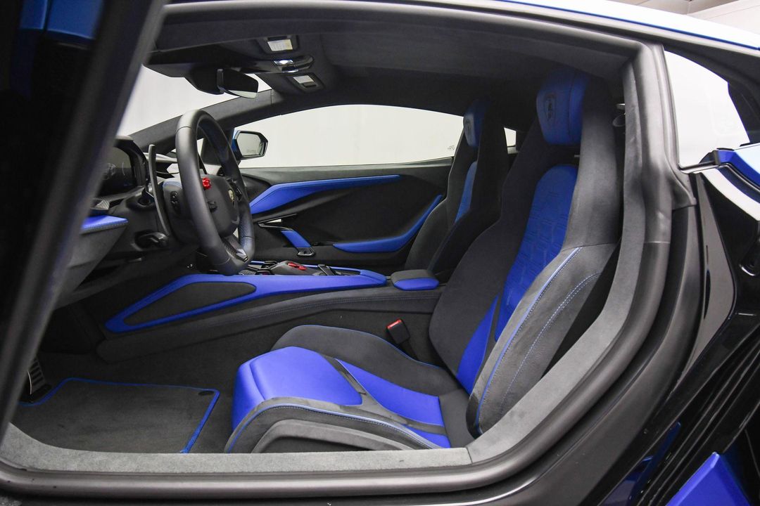 2024 Lamborghini Revuelto