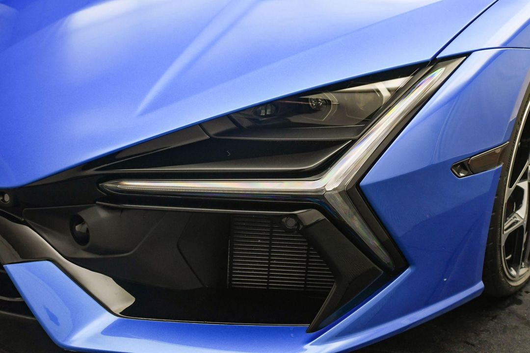 2024 Lamborghini Revuelto