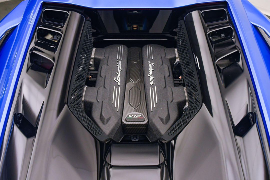 2024 Lamborghini Revuelto