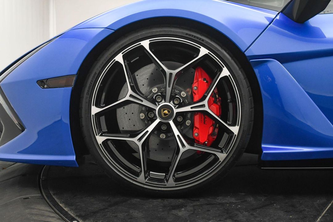 2024 Lamborghini Revuelto