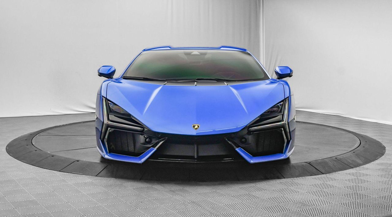 2024 Lamborghini Revuelto