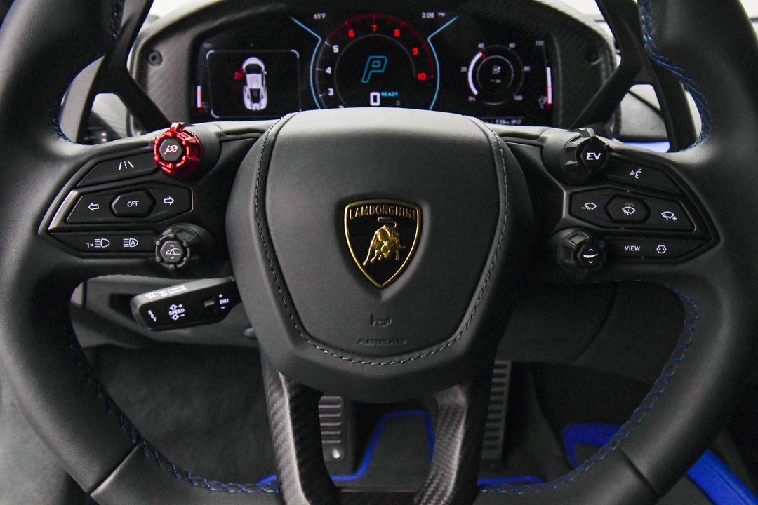 2024 Lamborghini Revuelto