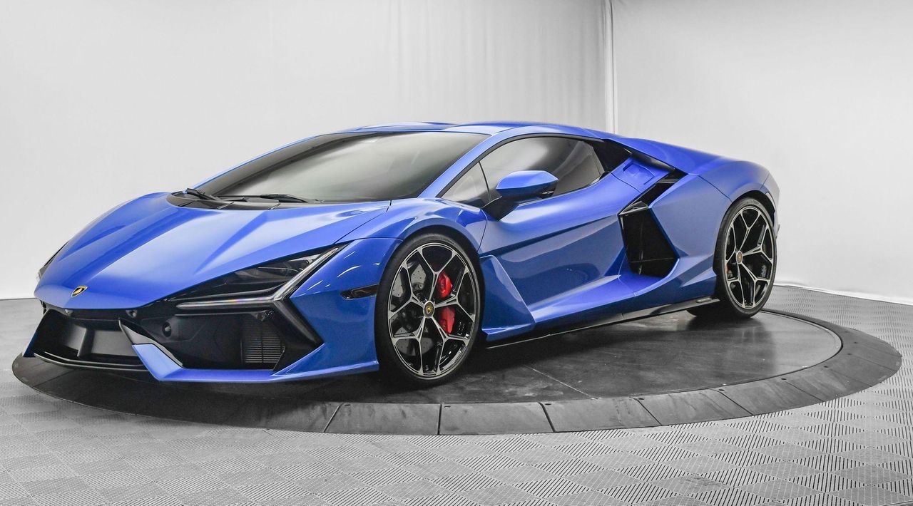 2024 Lamborghini Revuelto