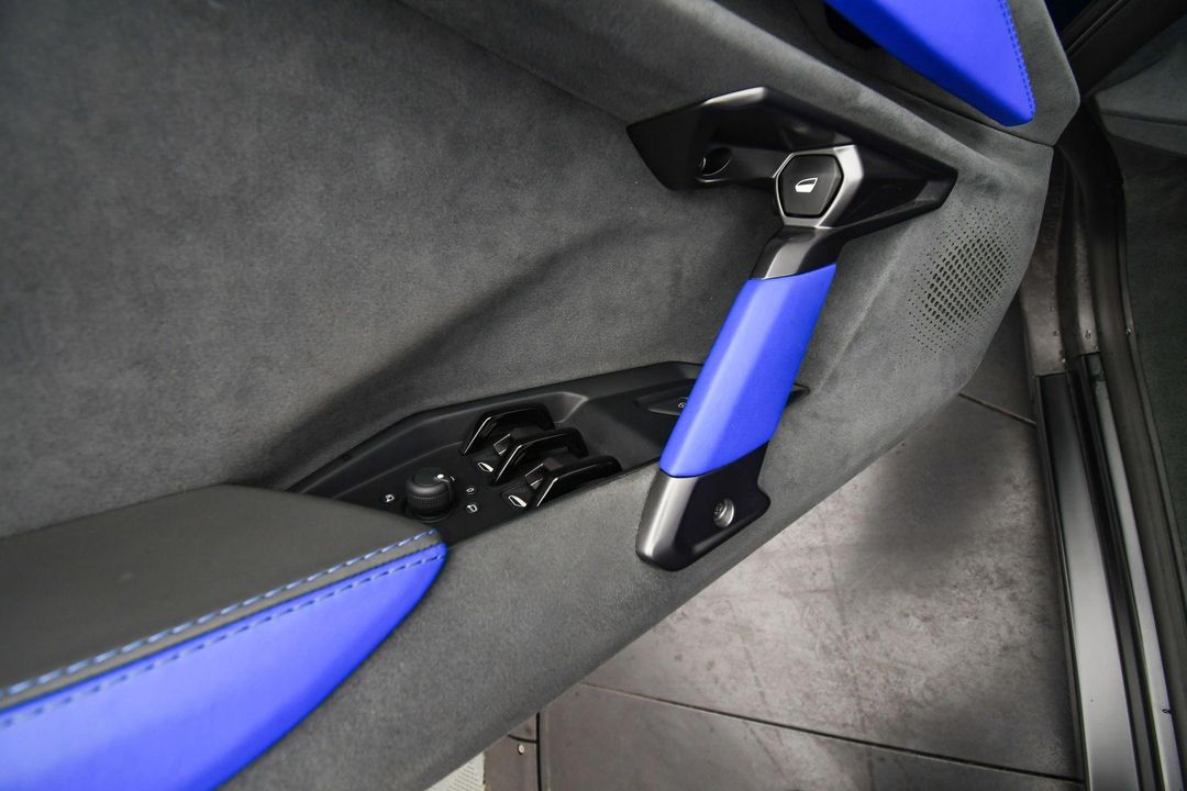 2024 Lamborghini Revuelto