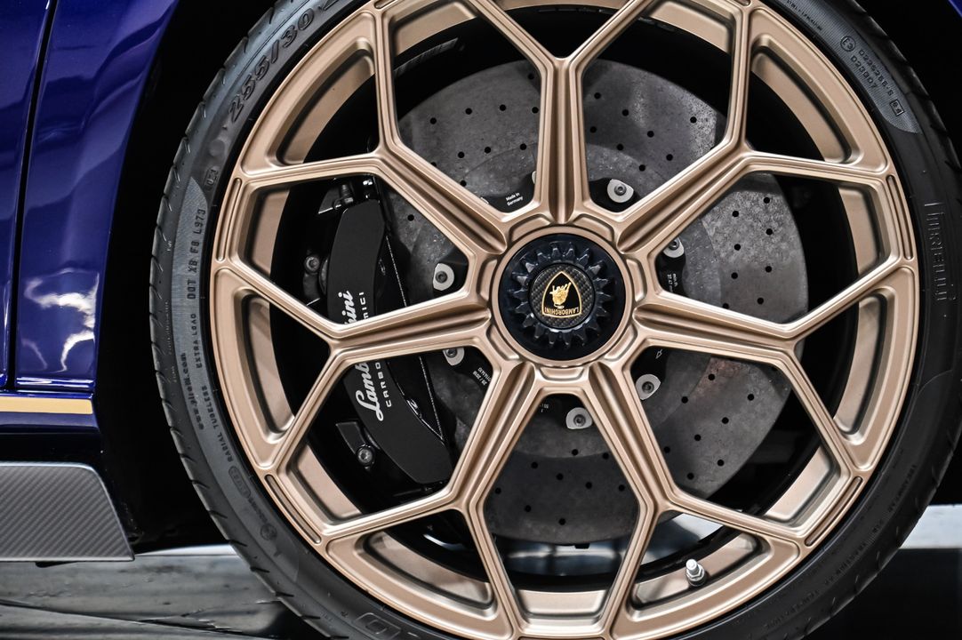 2019 Lamborghini Aventador