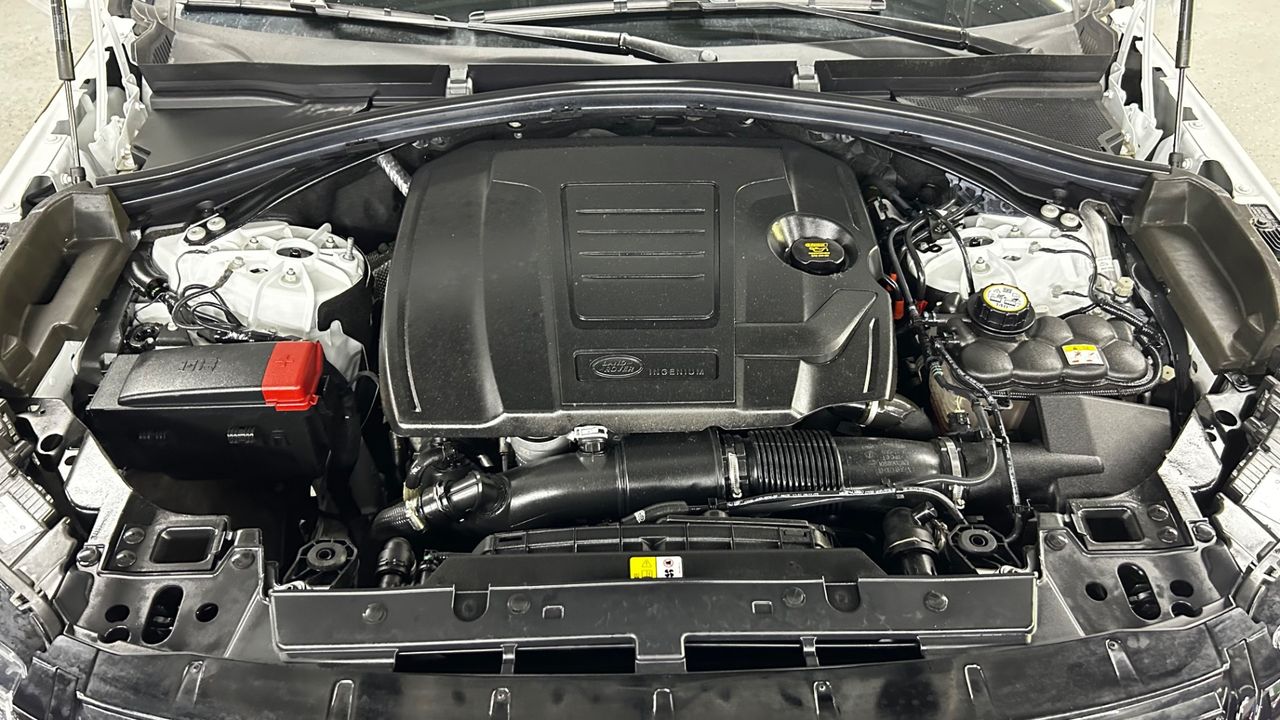 2025 Land Rover Range Rover Velar