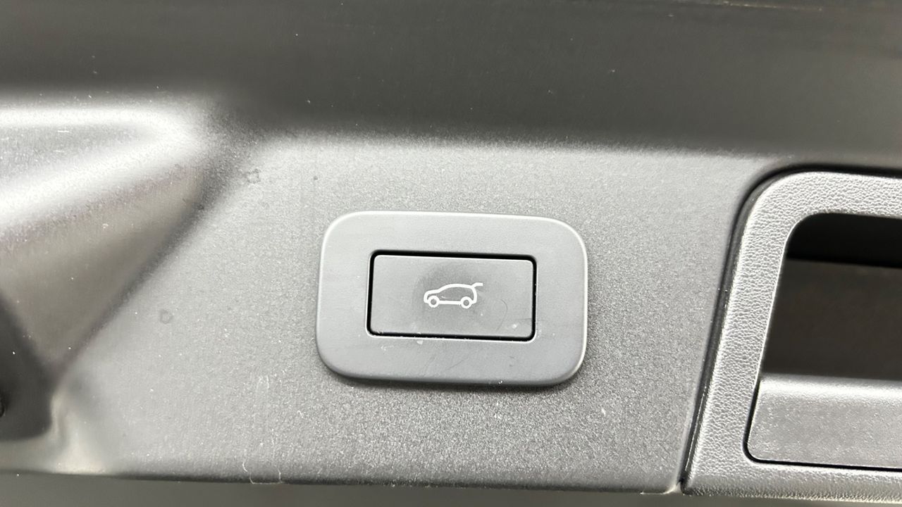 2025 Land Rover Range Rover Velar
