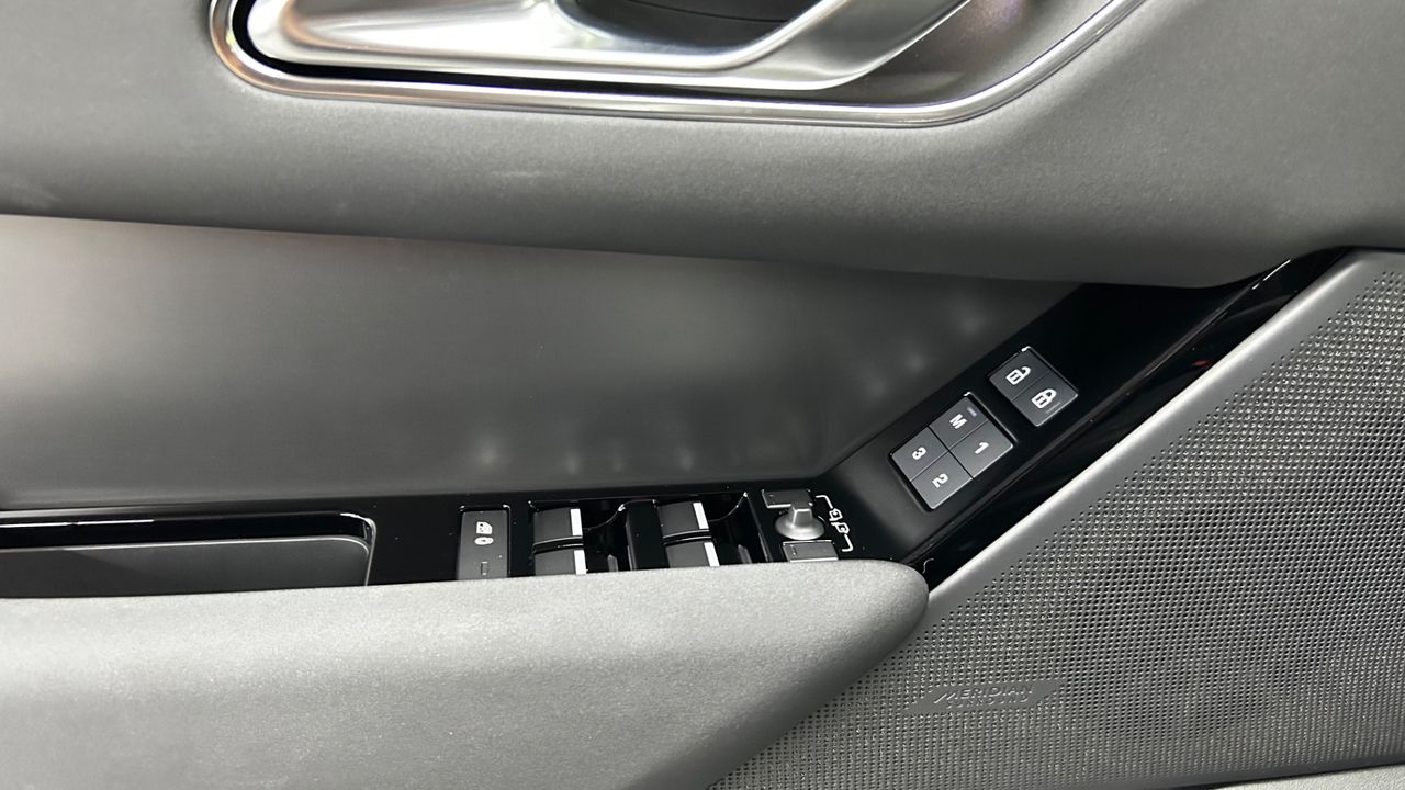 2025 Land Rover Range Rover Velar