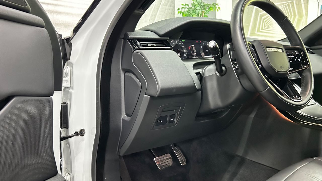2025 Land Rover Range Rover Velar